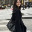루이비통 고급 캐리올 다크 MM 숄더백
