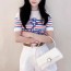 톰브라운 TB 앵커 스트라이프 라운드 니트 반팔